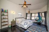 810 Oakwood - Photo 29
