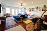 810 Oakwood - Photo 6