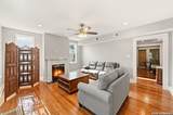 1043 Steves Ave - Photo 2
