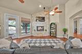 10319 Oak Forest - Photo 11