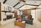 5819 Dean Martin St - Photo 4