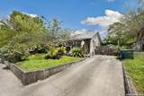 1927 Woodlawn Ave - Photo 15
