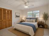 1117 Lake Dr - Photo 17