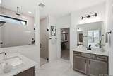 1422 Knippa - Photo 9