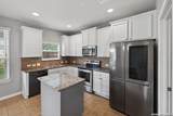 918 Lauren St - Photo 3