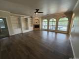 1202 Hymeadow - Photo 4