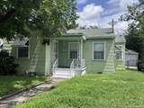 1223 Essex - Photo 3