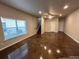 570 Advantage - Photo 6