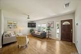2540 Summit Ave - Photo 4