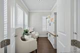 620 Guenther - Photo 4