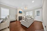 620 Guenther - Photo 7