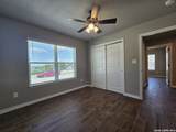 1071 Skyline Dr - Photo 15
