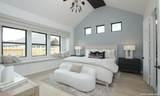 743 Navarro St - Photo 17