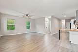 138 Hess St - Photo 3