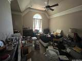 828 Martingale - Photo 14