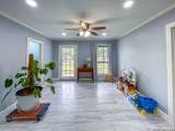 2815 Orange Ln - Photo 19