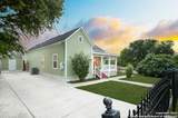 1102 Crockett St - Photo 3