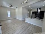 322 Lamar - Photo 3