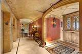 700 Hildebrand - Photo 6