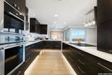 700 Hildebrand - Photo 3