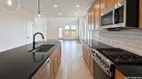 913 Woodland Lakes - Photo 11