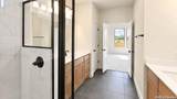 913 Woodland Lakes - Photo 17