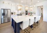 210 Navarro - Photo 8