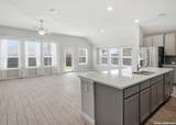 253 Holland Park - Photo 2