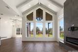 1426 Jocelyn Cir - Photo 2