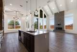 1426 Jocelyn Cir - Photo 4