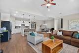 1715 Dunvegan Park - Photo 4