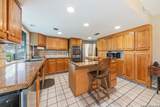 8017 Kenilworth - Photo 11