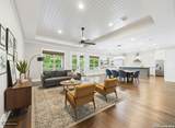 1238 Sleepy Hollow Ln - Photo 4