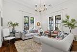 509 W Austin St - Photo 2