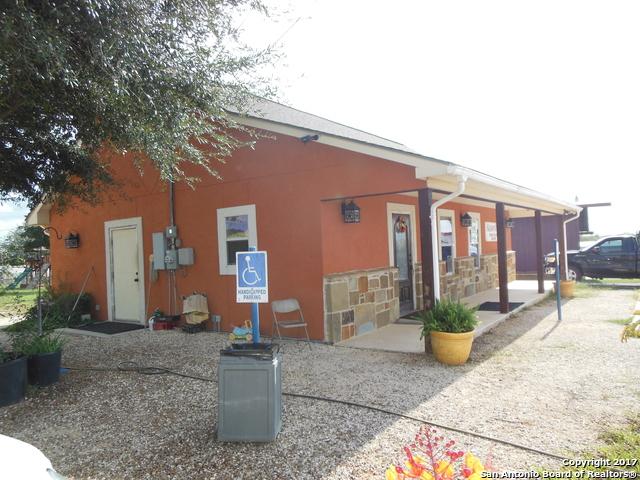 1204 Oak St - Photo 1