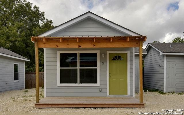 653 Delgado St - Photo 1