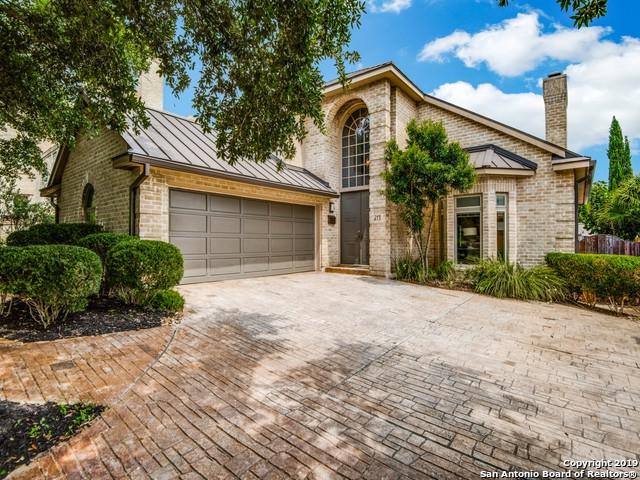 215 Cloverleaf Ave - Photo 1