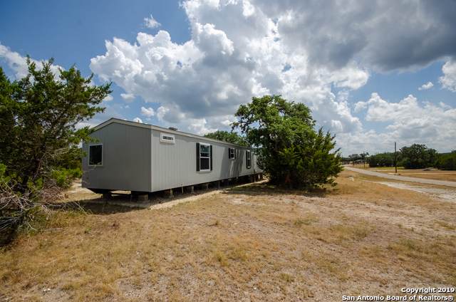 537 Private Road 1519 - Photo 1