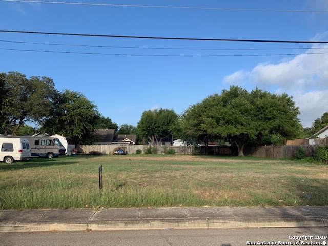 2915 Hollyhill Dr - Photo 1