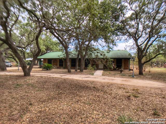 104 Live Oak Dr - Photo 1