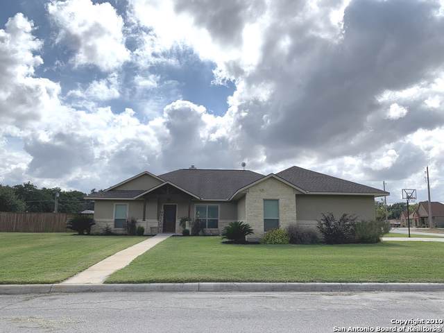 1604 Pecan Circle - Photo 1