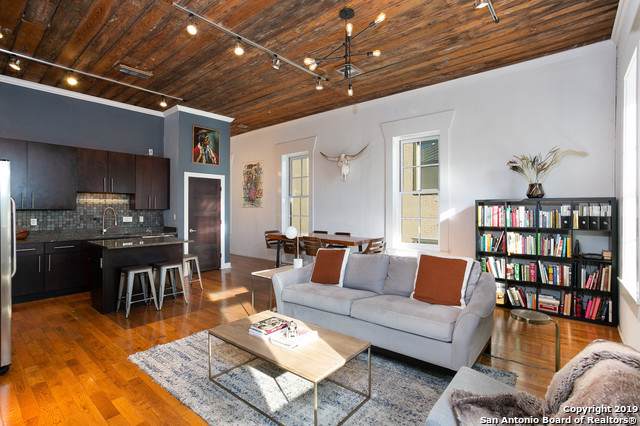 831 Flores St - Photo 1