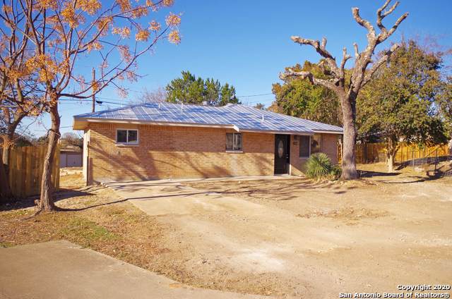 104 Live Oak Circle - Photo 1