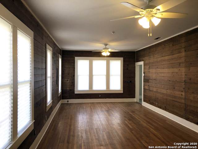 309 Hackberry - Photo 1