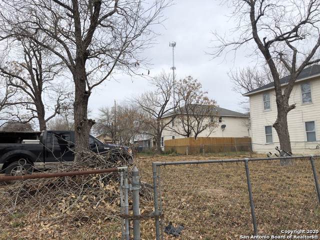 527 Dallas St - Photo 1