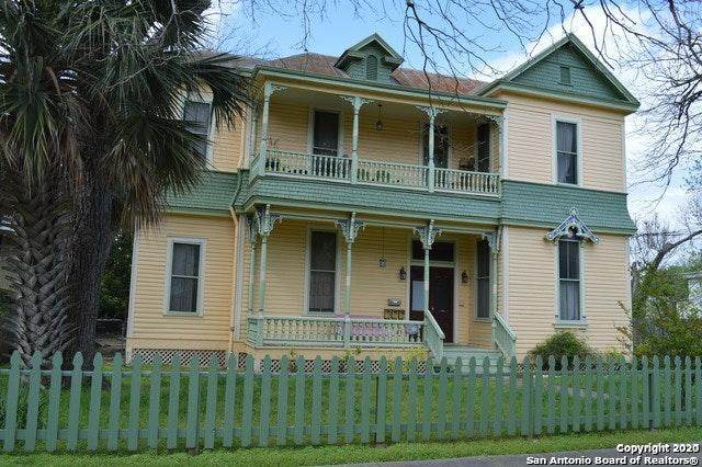 323 Adams St - Photo 1