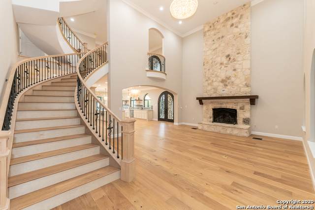102 Cloverleaf Ave - Photo 1