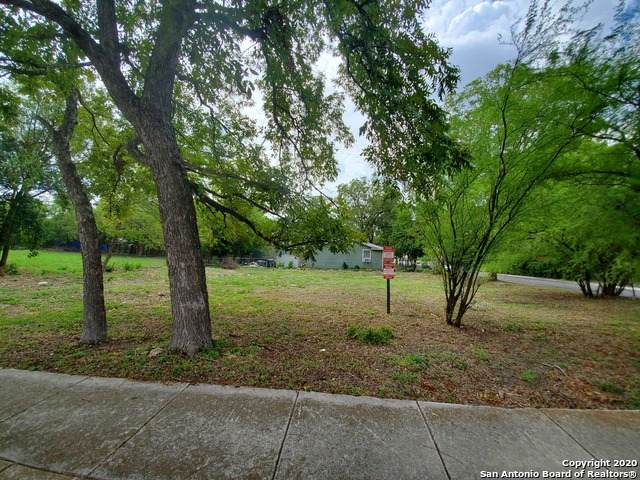 1402 Carson St - Photo 1