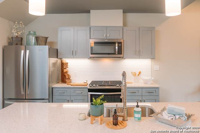 210 Peden - Photo 1