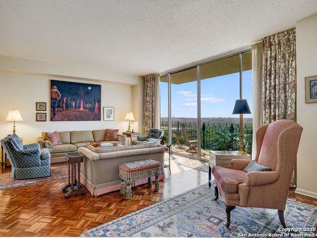 700 Hildebrand Ave - Photo 1